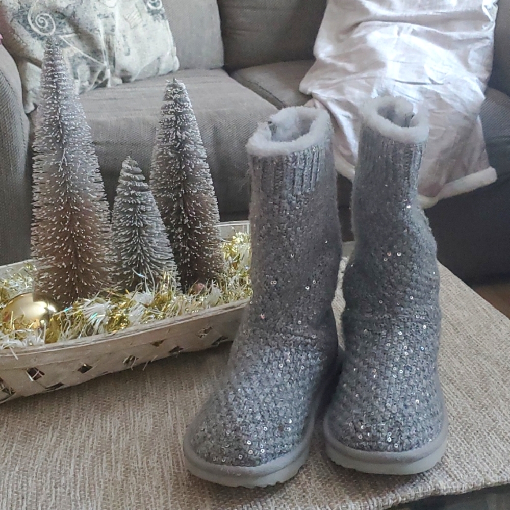 Girls Ugg K Sequin Knit Boot - Size 1